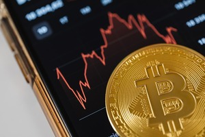 Курс биткоина впервые за два месяца превысил $21 000